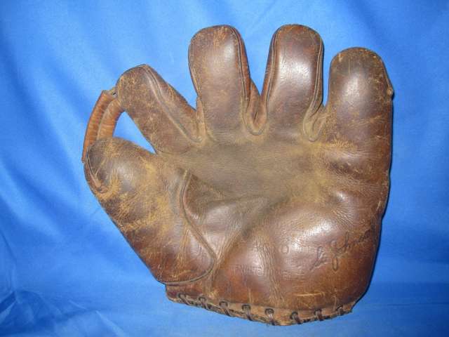 Si Johnson Goldsmith AG10 Front